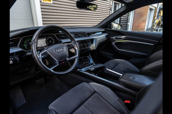 Audi e-tron E-tron 50 quattro Launch edition Black 71 kWh Pano/Camera/Matrix