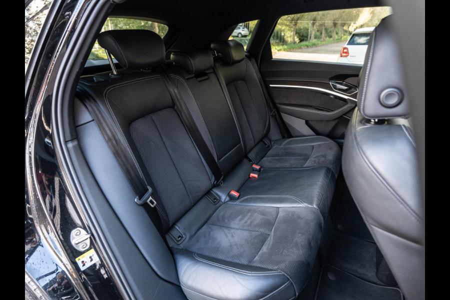 Audi e-tron E-tron 50 quattro Launch edition Black 71 kWh Pano/Camera/Matrix