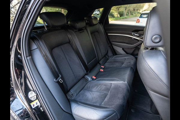 Audi e-tron E-tron 50 quattro Launch edition Black 71 kWh Pano/Camera/Matrix