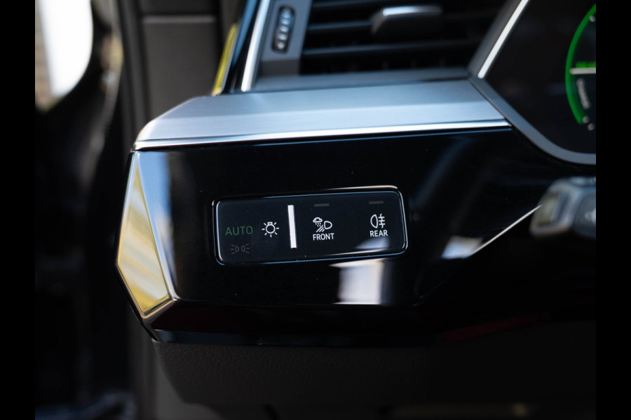 Audi e-tron E-tron 50 quattro Launch edition Black 71 kWh Pano/Camera/Matrix