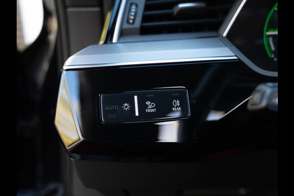 Audi e-tron E-tron 50 quattro Launch edition Black 71 kWh Pano/Camera/Matrix