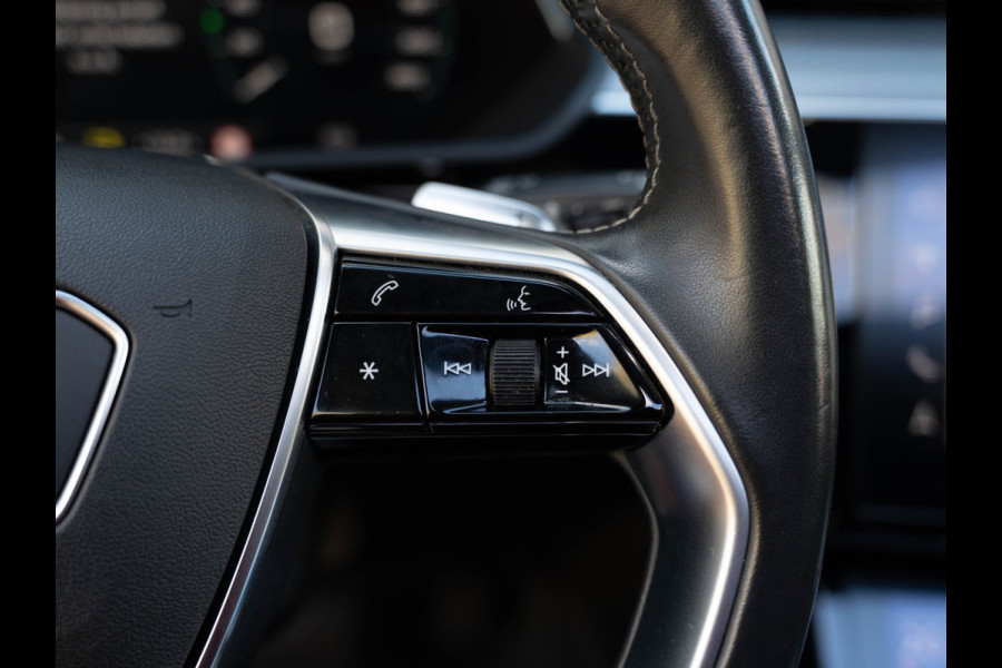 Audi e-tron E-tron 50 quattro Launch edition Black 71 kWh Pano/Camera/Matrix