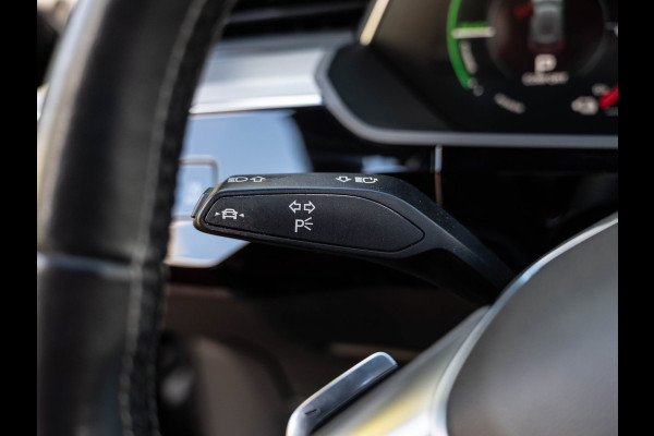 Audi e-tron E-tron 50 quattro Launch edition Black 71 kWh Pano/Camera/Matrix