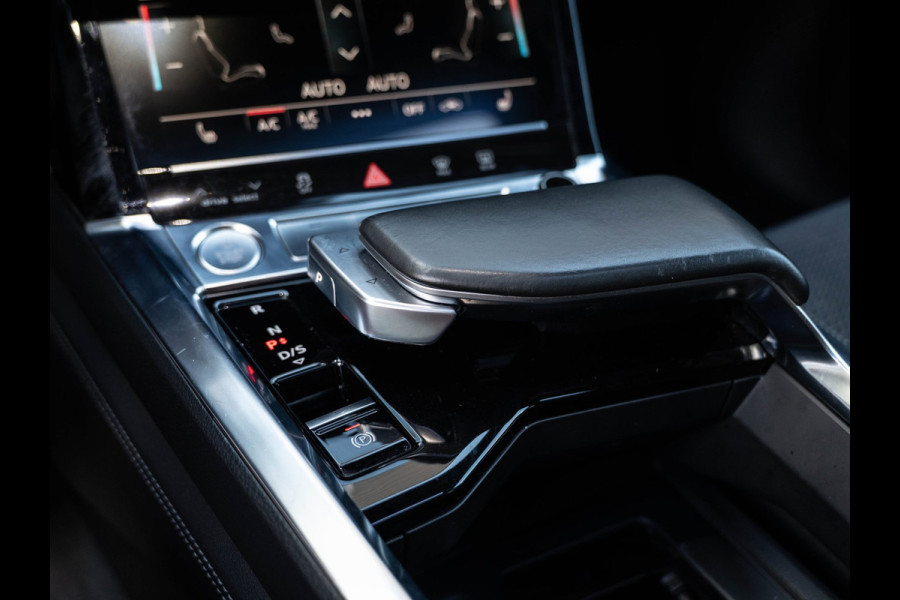 Audi e-tron E-tron 50 quattro Launch edition Black 71 kWh Pano/Camera/Matrix
