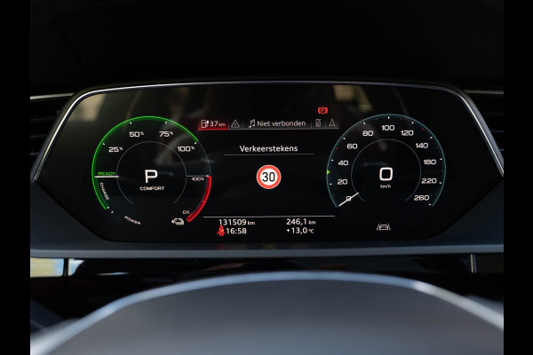 Audi e-tron E-tron 50 quattro Launch edition Black 71 kWh Pano/Camera/Matrix