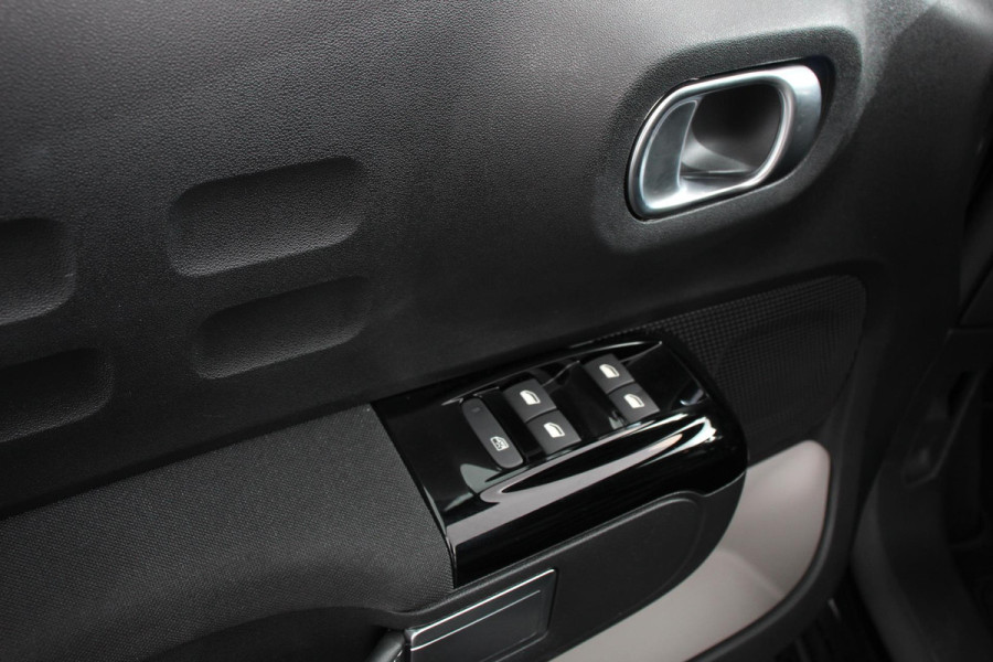 Citroën C3 1.2 PureTech 83 pk Navigatie Apple Carplay/Android Auto Parkeersensor achter Camera Stoelverwarming Cruise Control Lane Assist LED-koplampen Keyless Entry/Start