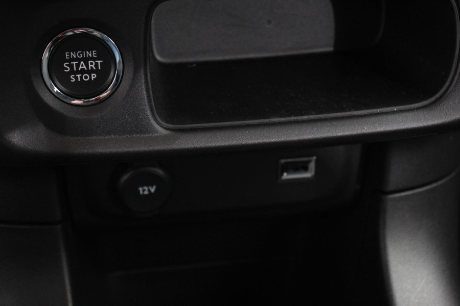 Citroën C3 1.2 PureTech 83 pk Navigatie Apple Carplay/Android Auto Parkeersensor achter Camera Stoelverwarming Cruise Control Lane Assist LED-koplampen Keyless Entry/Start