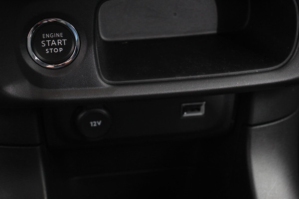Citroën C3 1.2 PureTech 83 pk Navigatie Apple Carplay/Android Auto Parkeersensor achter Camera Stoelverwarming Cruise Control Lane Assist LED-koplampen Keyless Entry/Start