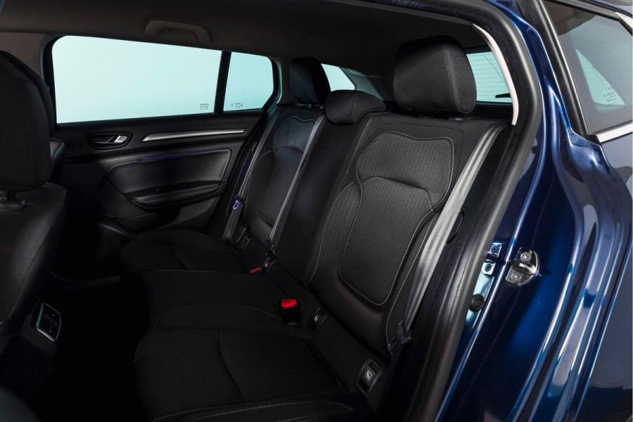 Renault Mégane Estate 1.3 TCe 140 PK Limited | Cruise | PDC | Camera | NAV | ECC | Trekhaak | LM 17" |