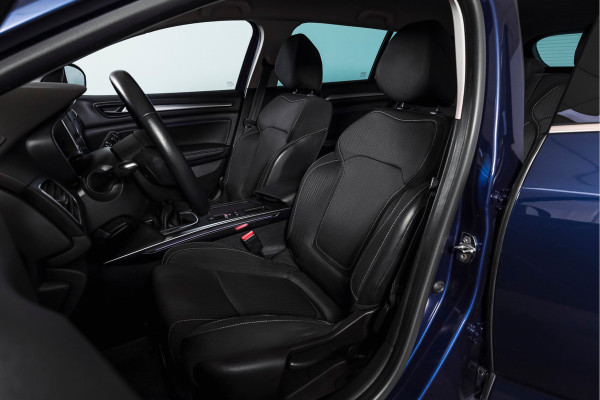 Renault Mégane Estate 1.3 TCe 140 PK Limited | Cruise | PDC | Camera | NAV | ECC | Trekhaak | LM 17" |