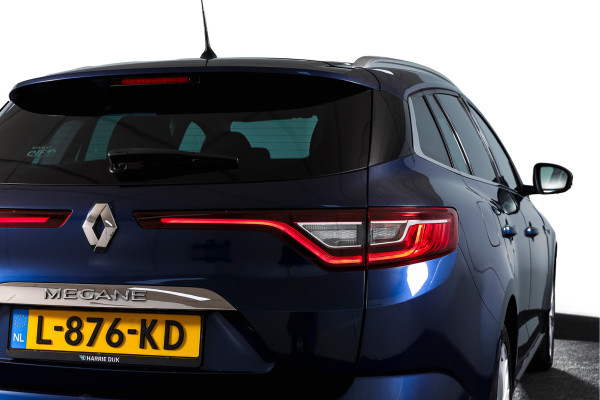 Renault Mégane Estate 1.3 TCe 140 PK Limited | Cruise | PDC | Camera | NAV | ECC | Trekhaak | LM 17" |