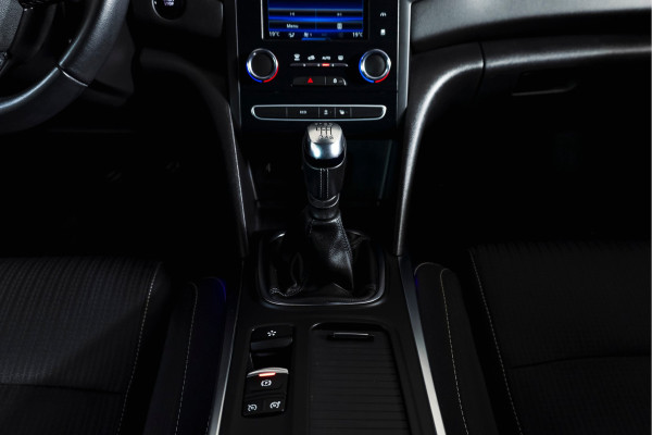 Renault Mégane Estate 1.3 TCe 140 PK Limited | Cruise | PDC | Camera | NAV | ECC | Trekhaak | LM 17" |