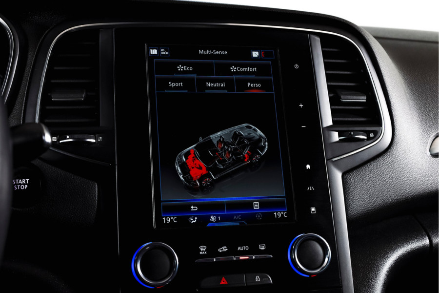 Renault Mégane Estate 1.3 TCe 140 PK Limited | Cruise | PDC | Camera | NAV | ECC | Trekhaak | LM 17" |