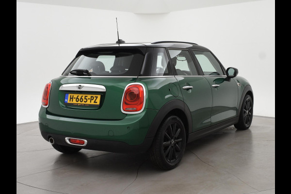MINI 5-deurs 1.5 COOPER 136 PK 5-DEURS BRITISH RACING GREEN + CARBON BLACK LEDER SPORTINTERIEUR