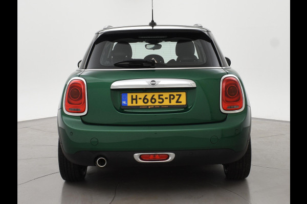 MINI 5-deurs 1.5 COOPER 136 PK 5-DEURS BRITISH RACING GREEN + CARBON BLACK LEDER SPORTINTERIEUR