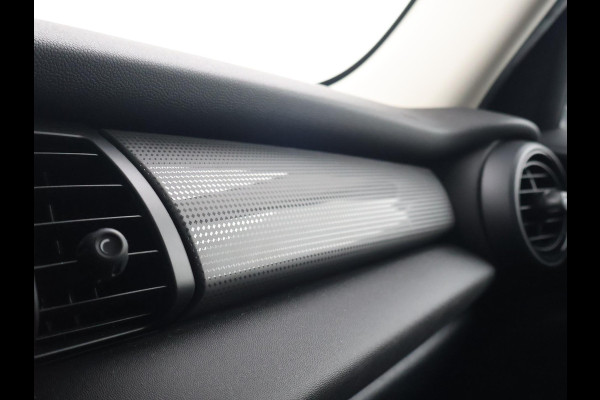 MINI 5-deurs 1.5 COOPER 136 PK 5-DEURS BRITISH RACING GREEN + CARBON BLACK LEDER SPORTINTERIEUR