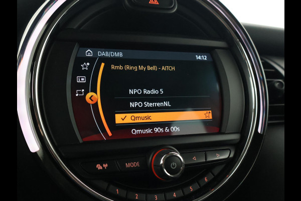 MINI 5-deurs 1.5 COOPER 136 PK 5-DEURS BRITISH RACING GREEN + CARBON BLACK LEDER SPORTINTERIEUR