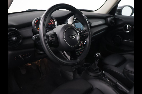 MINI 5-deurs 1.5 COOPER 136 PK 5-DEURS BRITISH RACING GREEN + CARBON BLACK LEDER SPORTINTERIEUR