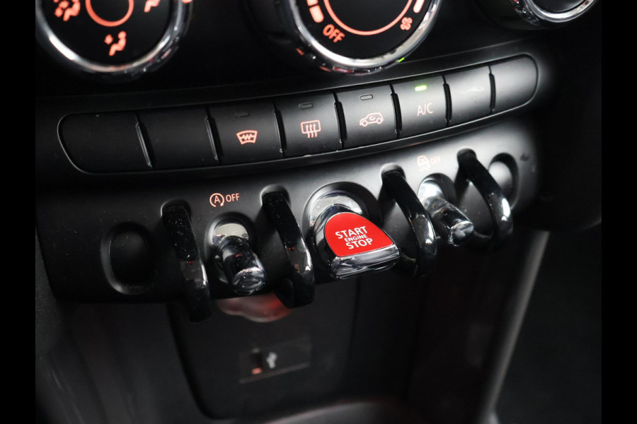 MINI 5-deurs 1.5 COOPER 136 PK 5-DEURS BRITISH RACING GREEN + CARBON BLACK LEDER SPORTINTERIEUR
