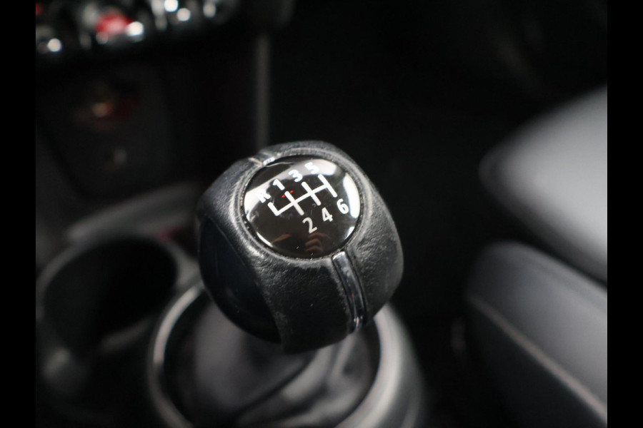 MINI 5-deurs 1.5 COOPER 136 PK 5-DEURS BRITISH RACING GREEN + CARBON BLACK LEDER SPORTINTERIEUR