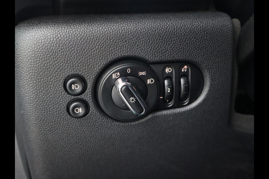 MINI 5-deurs 1.5 COOPER 136 PK 5-DEURS BRITISH RACING GREEN + CARBON BLACK LEDER SPORTINTERIEUR