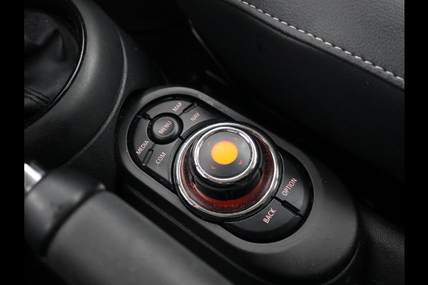 MINI 5-deurs 1.5 COOPER 136 PK 5-DEURS BRITISH RACING GREEN + CARBON BLACK LEDER SPORTINTERIEUR