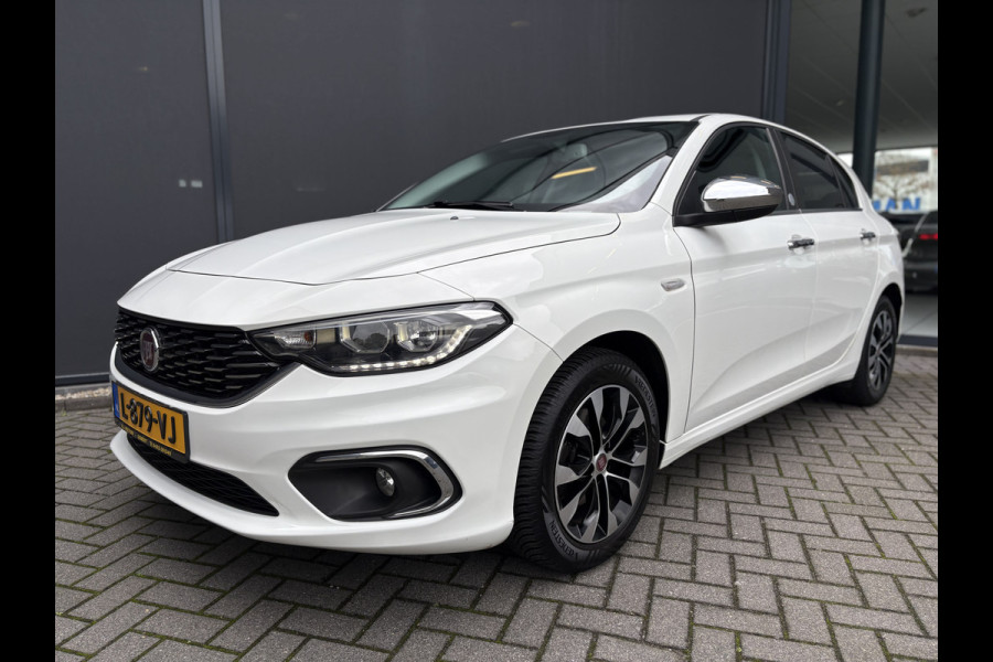 Fiat Tipo 1.4 Mirror Achteruitrijcamera - Airco - Parkeersensor achter - Licht metalen velgen 16 inch - Radio - Navigatie - Mistlampen - Led verlichting - Stuur multifunctioneel - Bluetooth - Cruise control - Ele