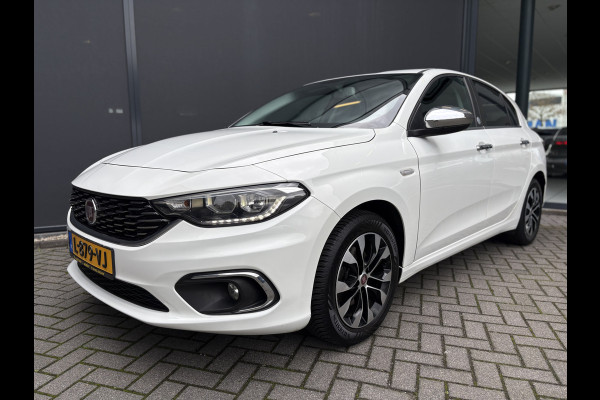 Fiat Tipo 1.4 Mirror Achteruitrijcamera - Airco - Parkeersensor achter - Licht metalen velgen 16 inch - Radio - Navigatie - Mistlampen - Led verlichting - Stuur multifunctioneel - Bluetooth - Cruise control - Ele