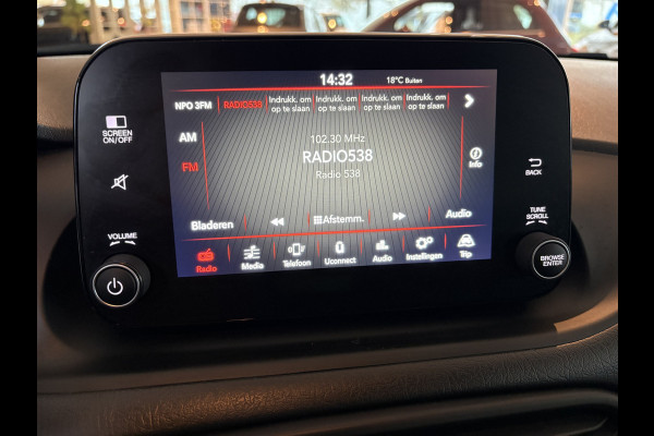 Fiat Tipo 1.4 Mirror Achteruitrijcamera - Airco - Parkeersensor achter - Licht metalen velgen 16 inch - Radio - Navigatie - Mistlampen - Led verlichting - Stuur multifunctioneel - Bluetooth - Cruise control - Ele