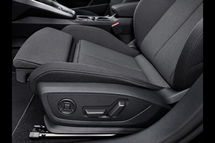 Audi A3 Sportback 45 TFSI e S edition Competition NAVI/STOEL-M/DAB/CARPLAY/ADAPT-CRUISE/V-COCKPIT///