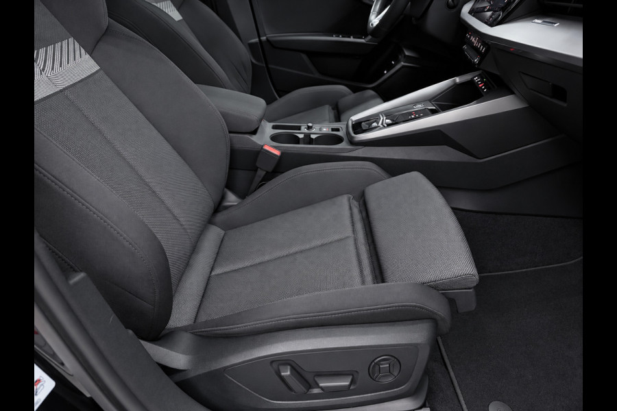 Audi A3 Sportback 45 TFSI e S edition Competition NAVI/STOEL-M/DAB/CARPLAY/ADAPT-CRUISE/V-COCKPIT///