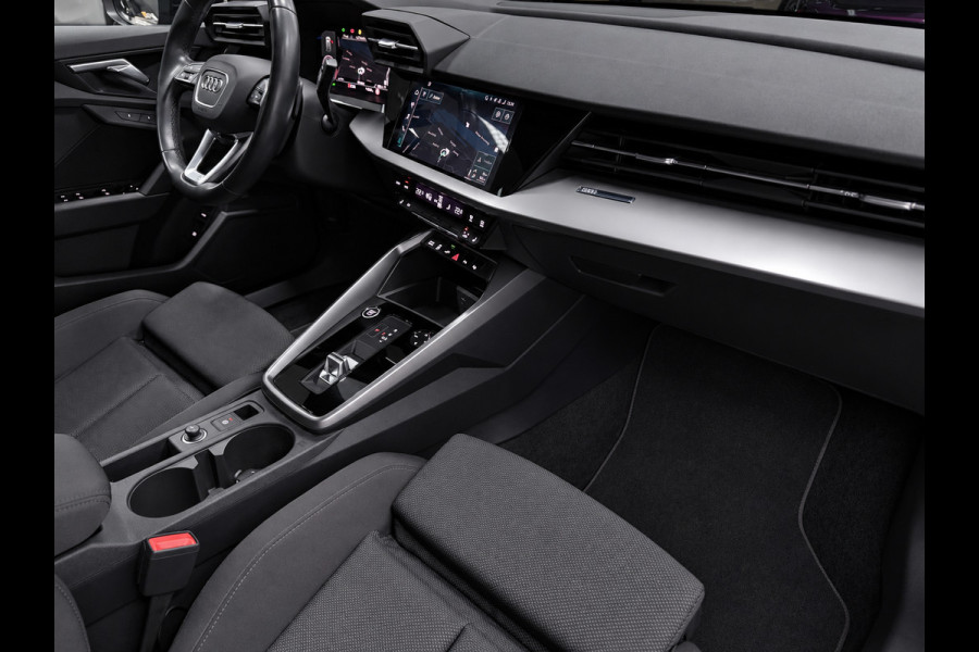 Audi A3 Sportback 45 TFSI e S edition Competition NAVI/STOEL-M/DAB/CARPLAY/ADAPT-CRUISE/V-COCKPIT///