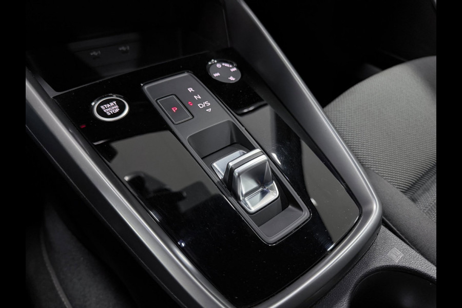 Audi A3 Sportback 45 TFSI e S edition Competition NAVI/STOEL-M/DAB/CARPLAY/ADAPT-CRUISE/V-COCKPIT///