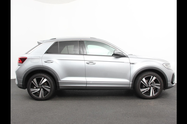 Volkswagen T-Roc 1.5 TSI 150pk Automaat R-Line Digitale Cockpit Climate Control Camera Navigatie Apple Carplay/Android Auto Lichtmetalen Velgen Parkeer sensoren Dab Led Adaptive Cruise Control