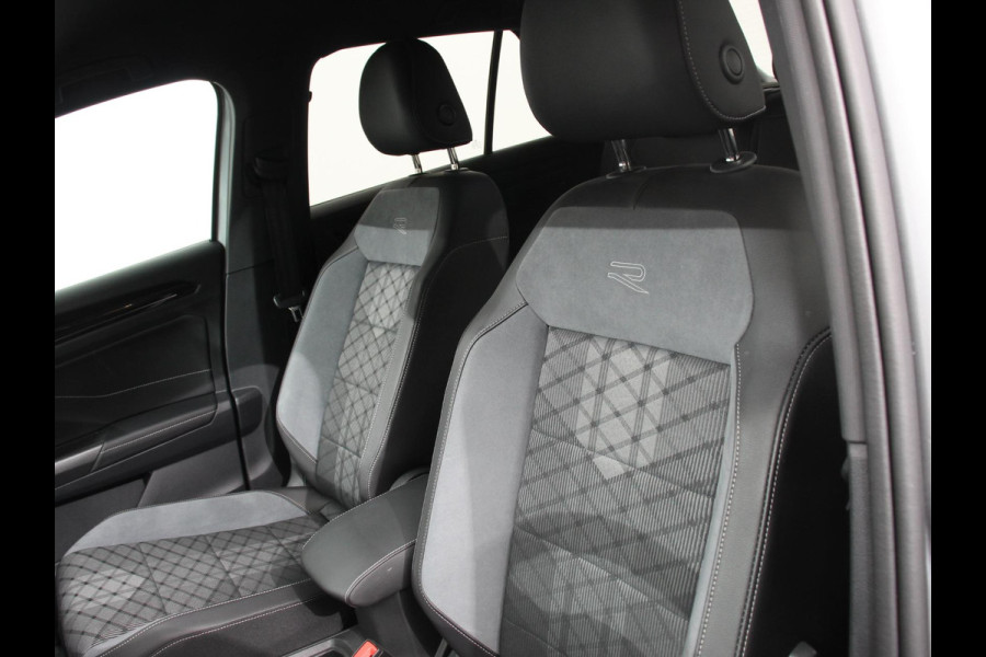 Volkswagen T-Roc 1.5 TSI 150pk Automaat R-Line Digitale Cockpit Climate Control Camera Navigatie Apple Carplay/Android Auto Lichtmetalen Velgen Parkeer sensoren Dab Led Adaptive Cruise Control