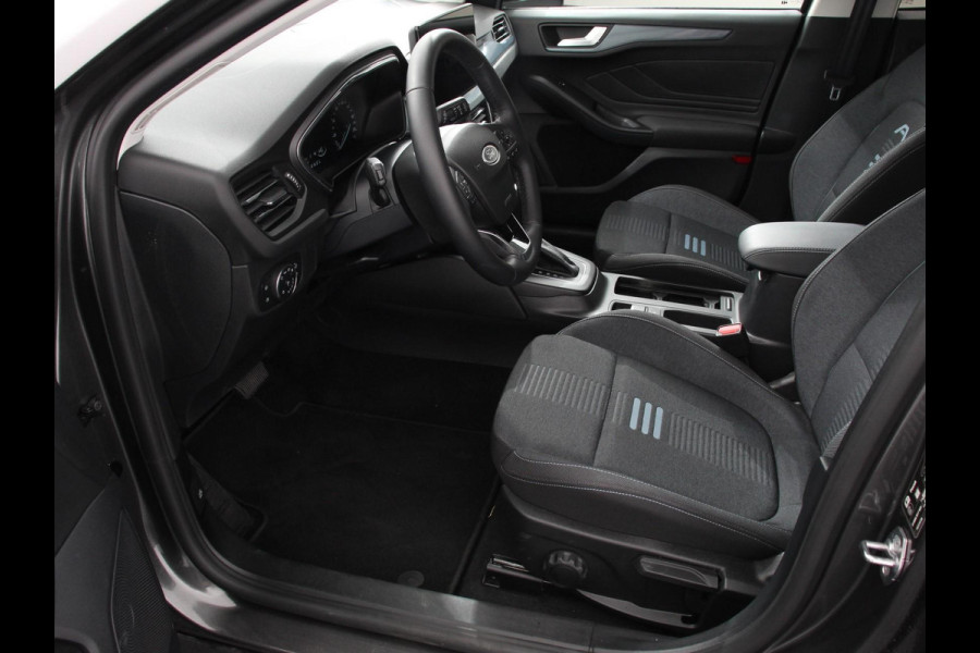 Ford Focus 1.0 EcoBoost 155pk Hybrid Automaat Active X Navigatie Climate Control Camera Parkeer sensoren B&O LED