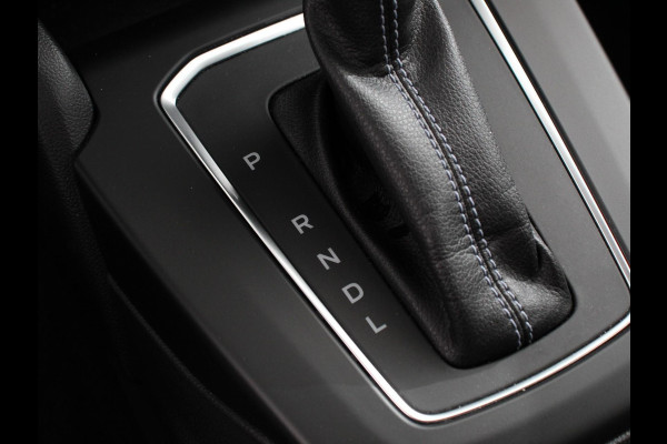 Ford Focus 1.0 EcoBoost 155pk Hybrid Automaat Active X Navigatie Climate Control Camera Parkeer sensoren B&O LED