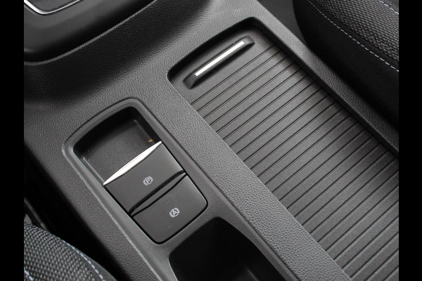 Ford Focus 1.0 EcoBoost 155pk Hybrid Automaat Active X Navigatie Climate Control Camera Parkeer sensoren B&O LED