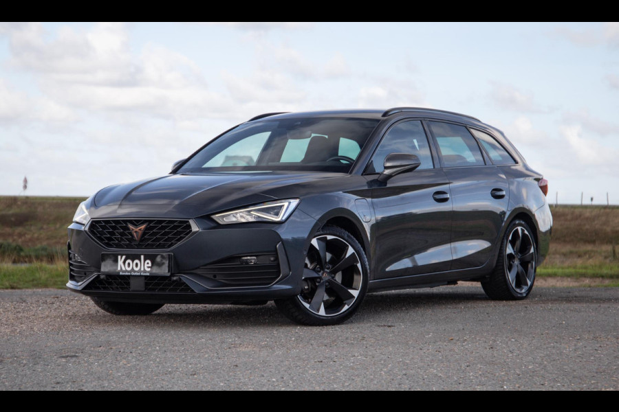 CUPRA Leon 1.4i Plug-In Hybrid SPORTSTOURER / CARPLAY / CAMERA / KUIP STOELEN / PERFECT ONDERHOUDEN