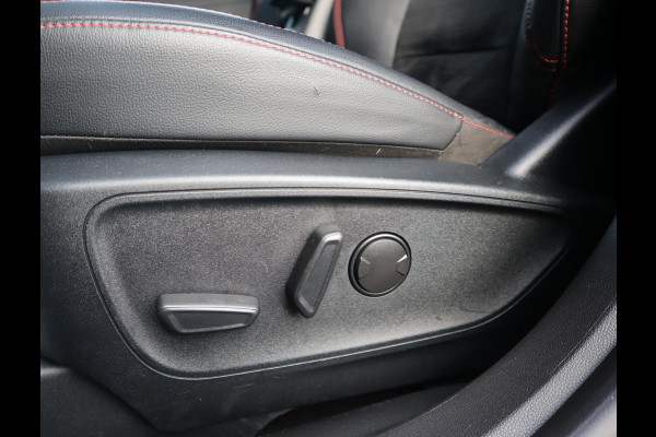Ford Kuga 2.5 PHEV ST-Line X | ACC | Stoel en stuurverwarming | Camera | HUD