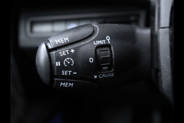 Peugeot 3008 1.2 PureTech Blue Lease Premium Sport (PANORAMADAK,APPLE CARPLAY,NAVI,CAMERA,360 VIEW,STOELVERWARMING,LED,LM VELGEN)