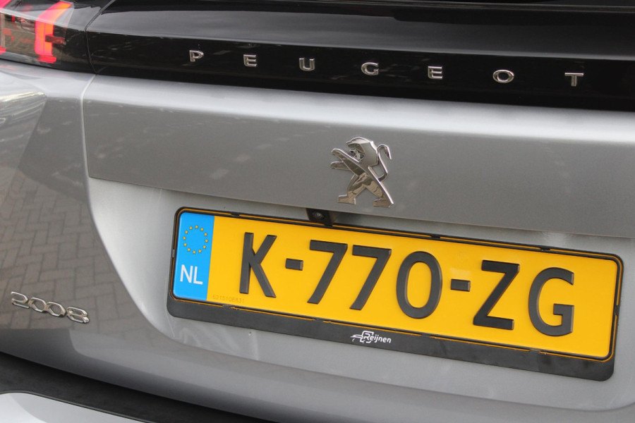 Peugeot 2008 1.2 130PK AUTOMAAT ALLURE PACK | TREKHAAK | ADAPTIVE CRUISE CONTROL | 3-D INSTRUMENTENPANEEL | NAVIGATIE | APPLE CARPLAY/ANDROID AUTO | LED KOPLAMPEN | CLIMATE CONTROL | 17" LICHTMETALEN VELGEN | ACHTERUITRIJ CAMERA | PARKEERSENSOREN | DAB+ RADIO | GETINTE RUITEN |
