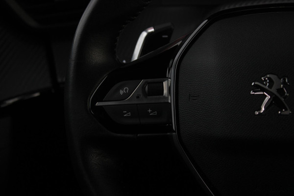 Peugeot 2008 1.2 130PK AUTOMAAT ALLURE PACK | TREKHAAK | ADAPTIVE CRUISE CONTROL | 3-D INSTRUMENTENPANEEL | NAVIGATIE | APPLE CARPLAY/ANDROID AUTO | LED KOPLAMPEN | CLIMATE CONTROL | 17" LICHTMETALEN VELGEN | ACHTERUITRIJ CAMERA | PARKEERSENSOREN | DAB+ RADIO | GETINTE RUITEN |