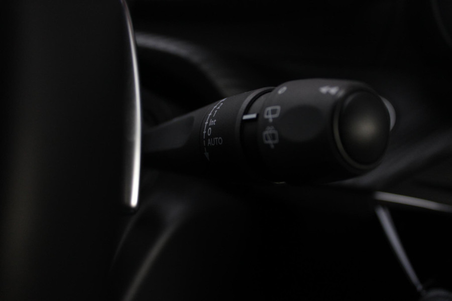 Peugeot 2008 1.2 130PK AUTOMAAT ALLURE PACK | TREKHAAK | ADAPTIVE CRUISE CONTROL | 3-D INSTRUMENTENPANEEL | NAVIGATIE | APPLE CARPLAY/ANDROID AUTO | LED KOPLAMPEN | CLIMATE CONTROL | 17" LICHTMETALEN VELGEN | ACHTERUITRIJ CAMERA | PARKEERSENSOREN | DAB+ RADIO | GETINTE RUITEN |