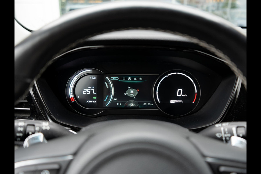 Kia e-Niro DynamicPlusLine 64 kWh SOH 98 % |Stoel en stuurverwarming | Schuif/-kanteldak | Achteruitrijcamera | Navigatie | Carplay | PDC voor & achter | Achteruitrijcamera