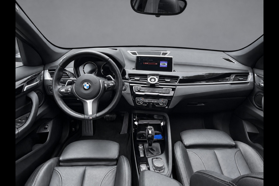 BMW X1 SDrive20i Automaat Orange Edition II, panoramadak, trekhaak, leder sportinterieur, vele opties, Origineel NL auto met nap