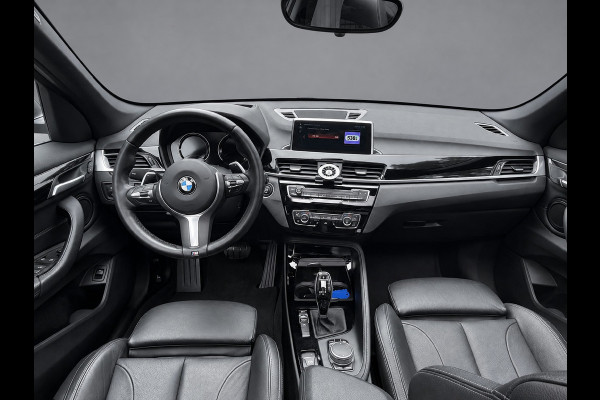 BMW X1 SDrive20i Automaat Orange Edition II, panoramadak, trekhaak, leder sportinterieur, vele opties, Origineel NL auto met nap