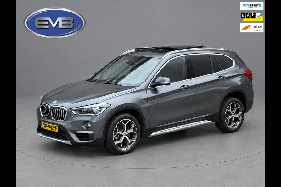 BMW X1 SDrive20i Automaat Orange Edition II, panoramadak, trekhaak, leder sportinterieur, vele opties, Origineel NL auto met nap