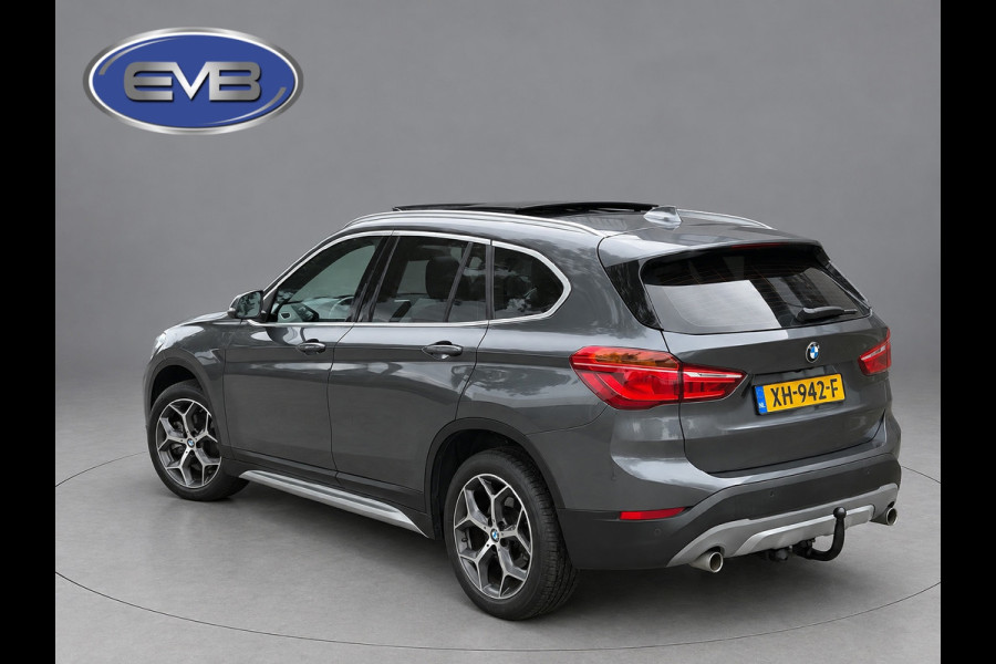 BMW X1 SDrive20i Automaat Orange Edition II, panoramadak, trekhaak, leder sportinterieur, vele opties, Origineel NL auto met nap