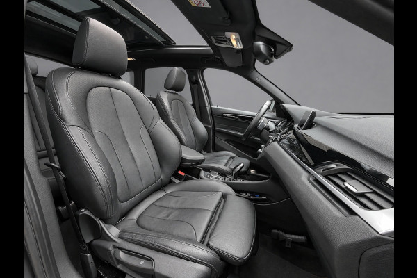 BMW X1 SDrive20i Automaat Orange Edition II, panoramadak, trekhaak, leder sportinterieur, vele opties, Origineel NL auto met nap